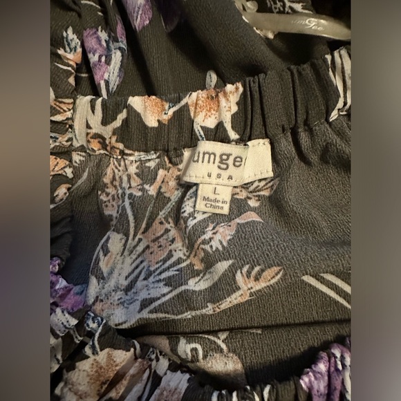 Umgee gray floral ruffle off the shoulder top size L - Picture 5 of 6